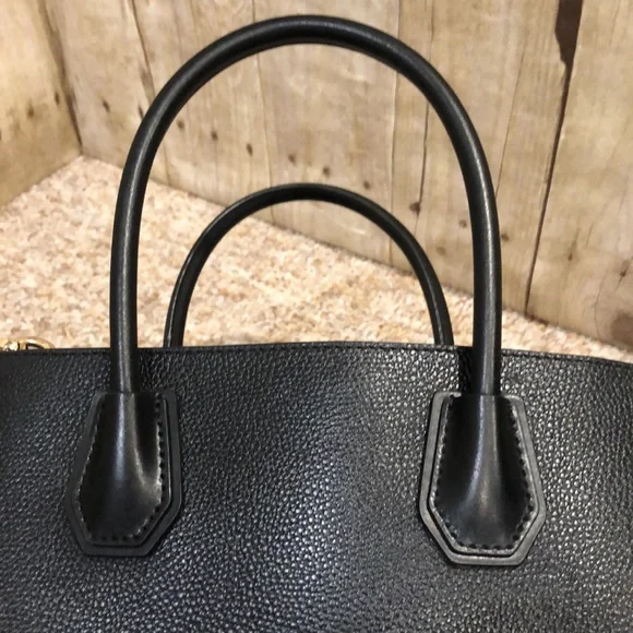 Michael Kors Black Satchel Crossbody Handbag w/adjustable strap & key holder - Picture 9 of 14